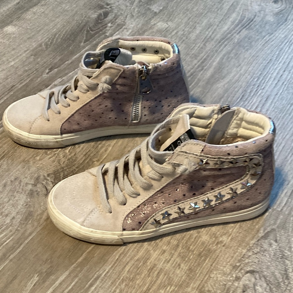 Vintage Havana star studded sneakers tennis shoes